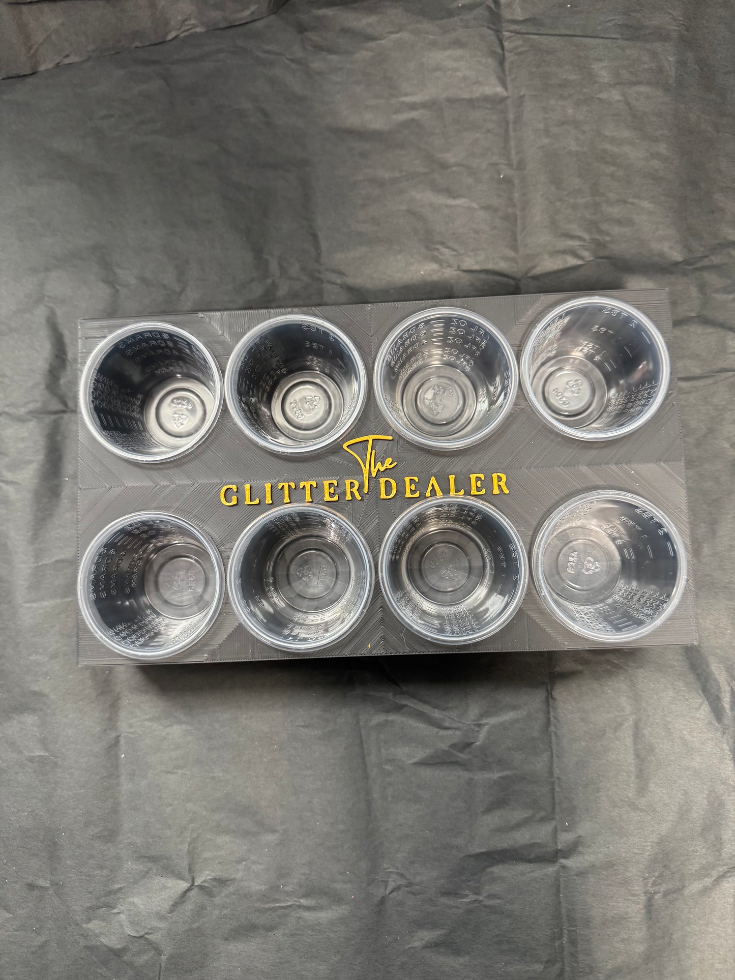 Medicine eight cup holder
