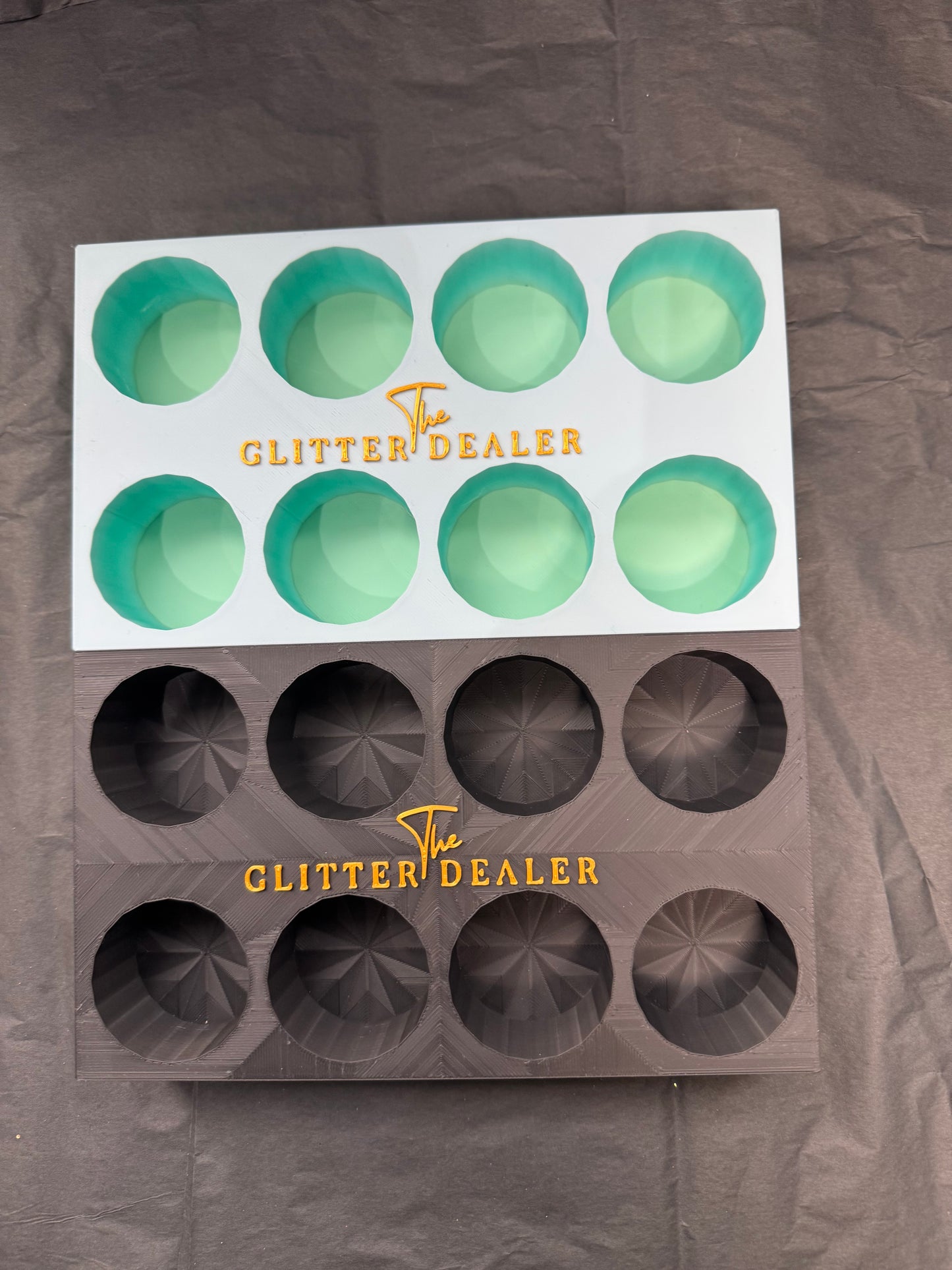 Medicine eight cup holder