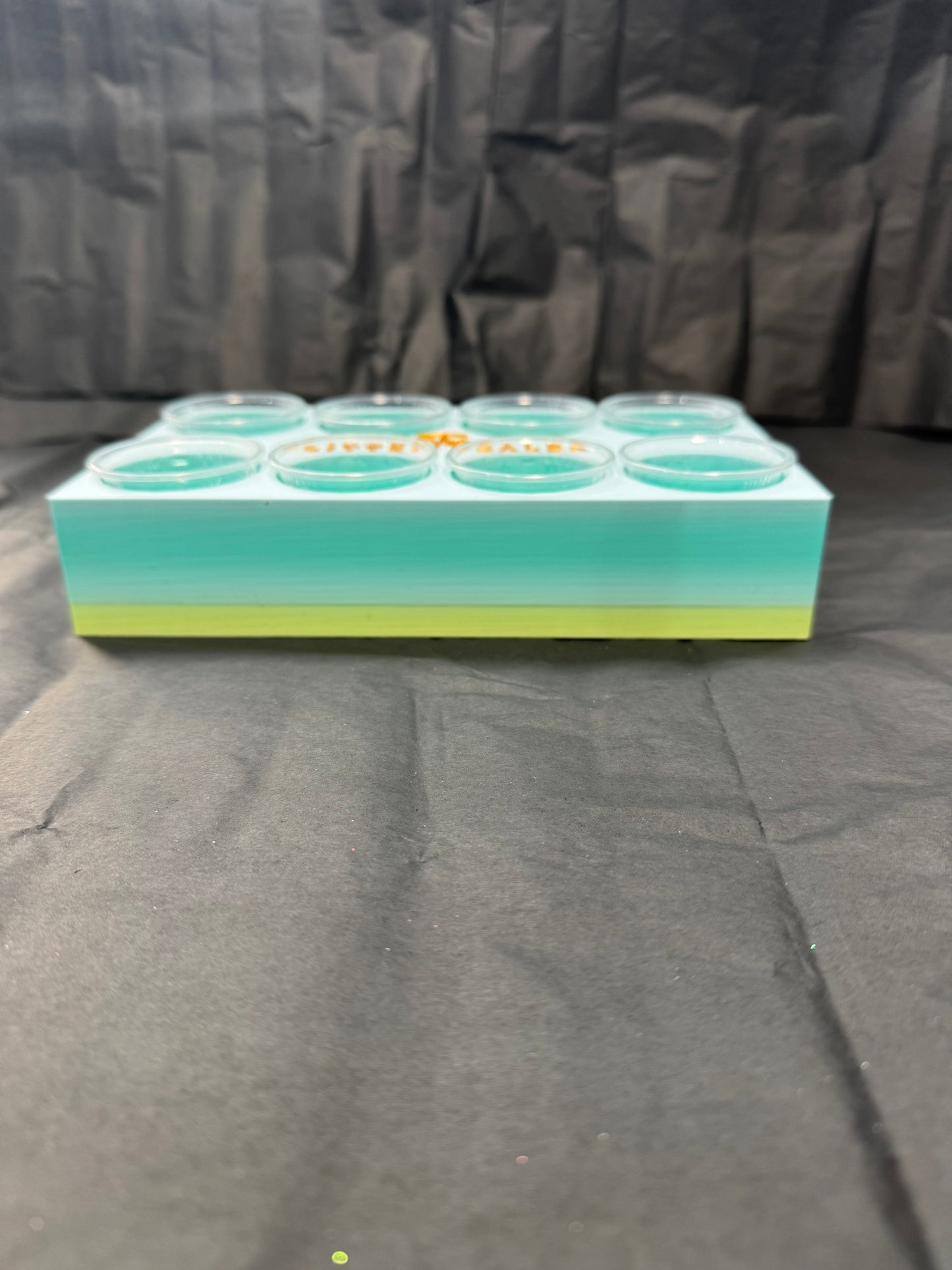 Medicine eight cup holder