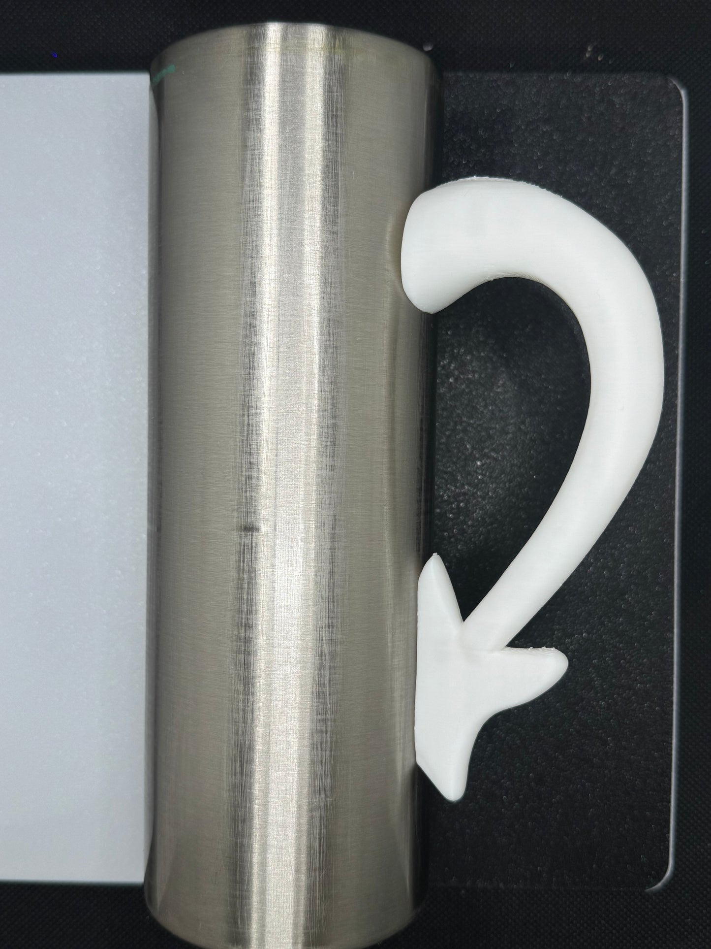 Devil tail handle